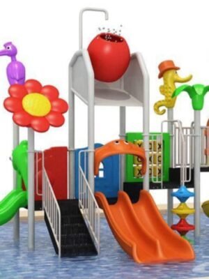 العاب ماء وسط