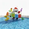 مجموعة زحاليق مائية متوسطة الحجم للأطفال والبالغين، تتضمن زحاليق مزدوجة وحلزونية ومنفردة، مع سلم صعود آمن.